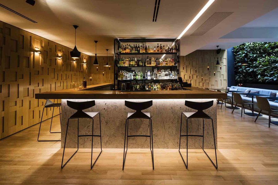 "V" Bar | Опознай.bg